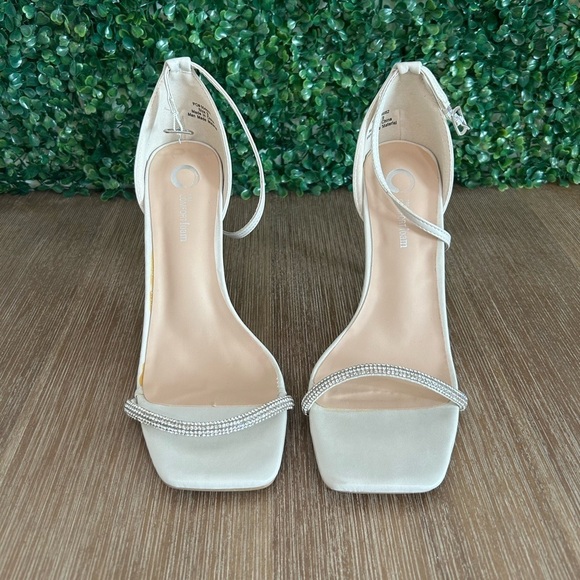 Journee Collection Shoes - Journee Collection Zoya Heels Womens 9 Off White Square Toe Rhinestone Strap NEW